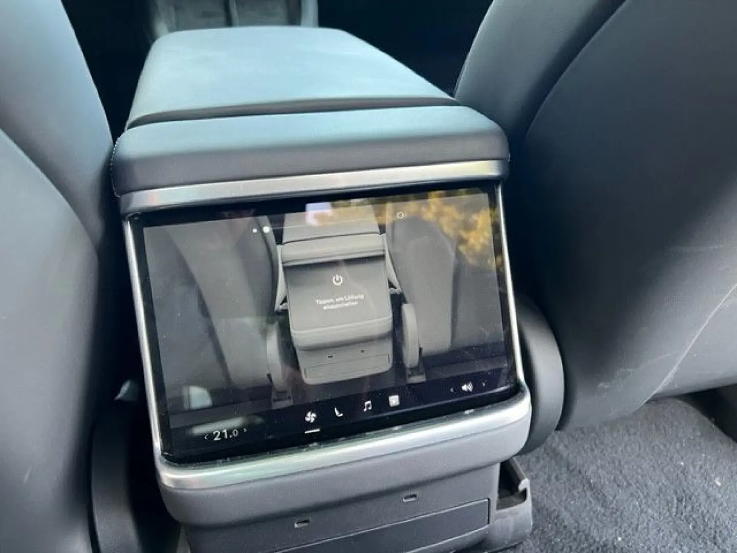 Model X Plaid AHK schwarz schwarz 6-Sitze Yoke