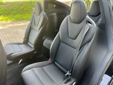 Model X Plaid AHK schwarz schwarz 6-Sitze Yoke