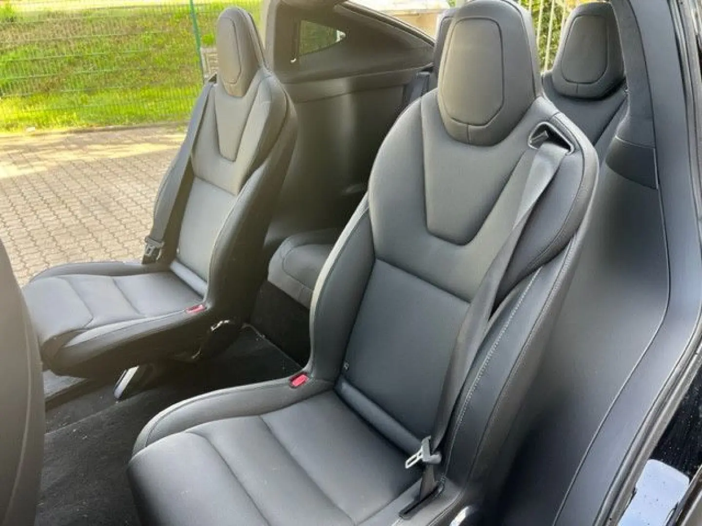 Model X Plaid AHK schwarz schwarz 6-Sitze Yoke