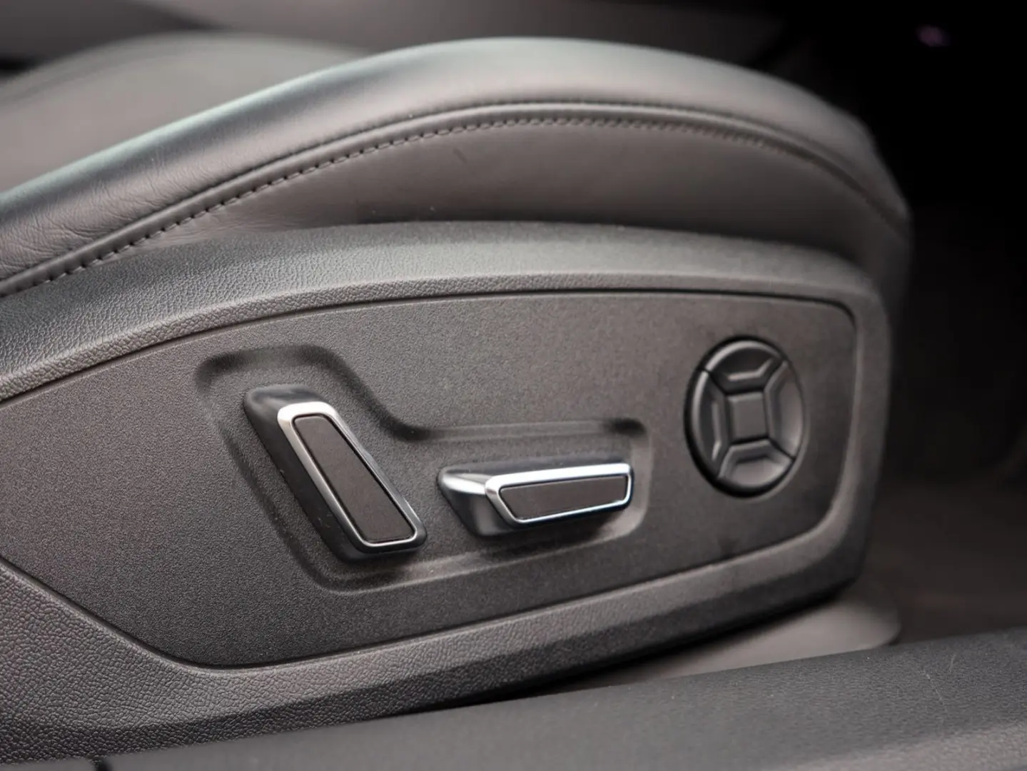 A7 45 TDI quattro - S LINE   B&O   21    S-SITZE