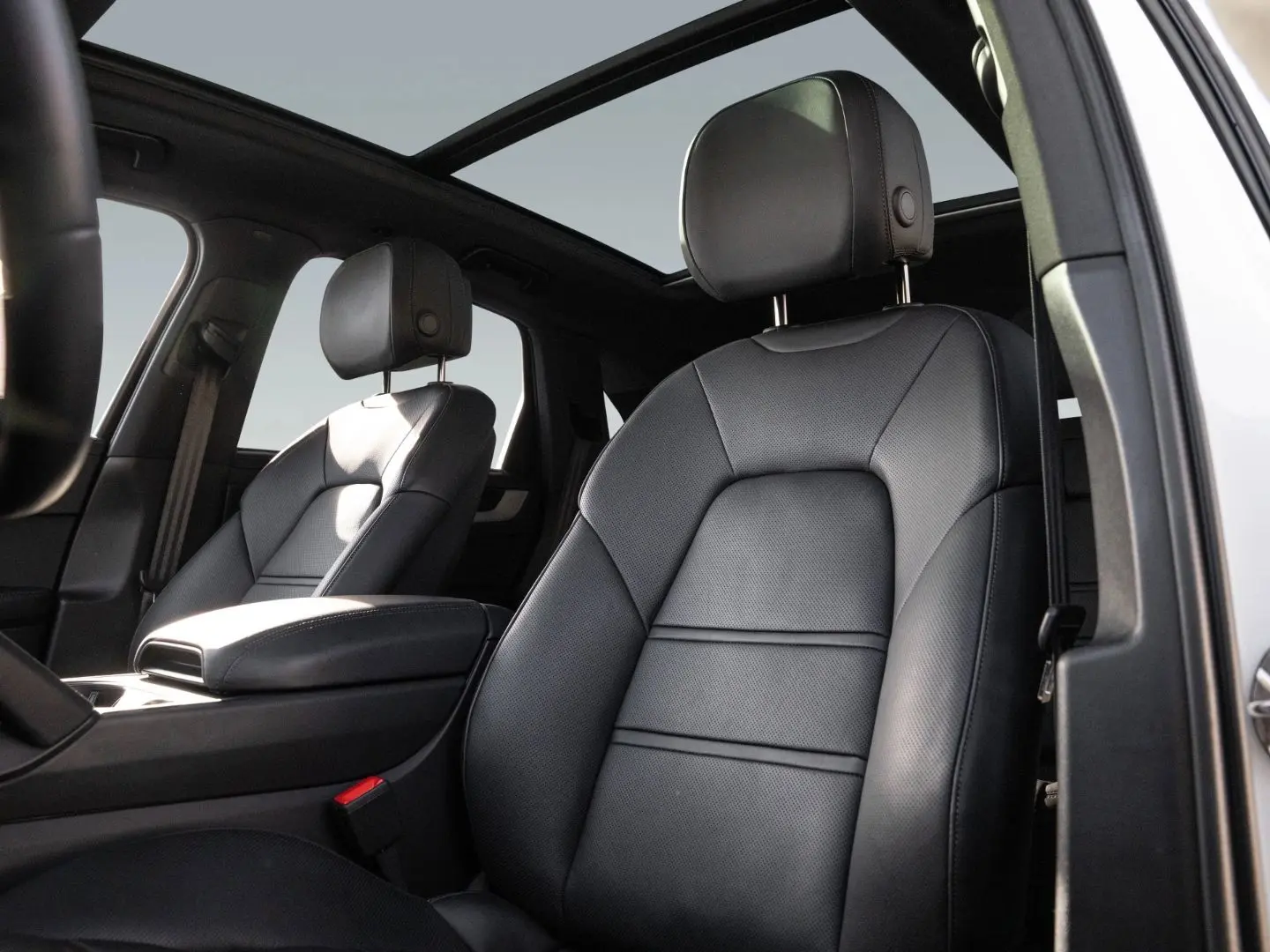 Cayenne E-Hybrid Matrix Massage SoftClose PassDisplay InnoDr