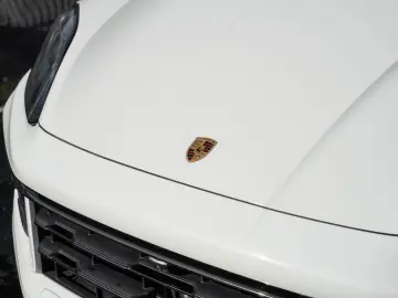 Cayenne E-Hybrid Matrix Massage SoftClose PassDisplay InnoDr