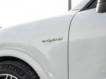 Cayenne E-Hybrid Matrix Massage SoftClose PassDisplay InnoDr