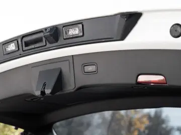 Cayenne E-Hybrid Matrix Massage SoftClose PassDisplay InnoDr