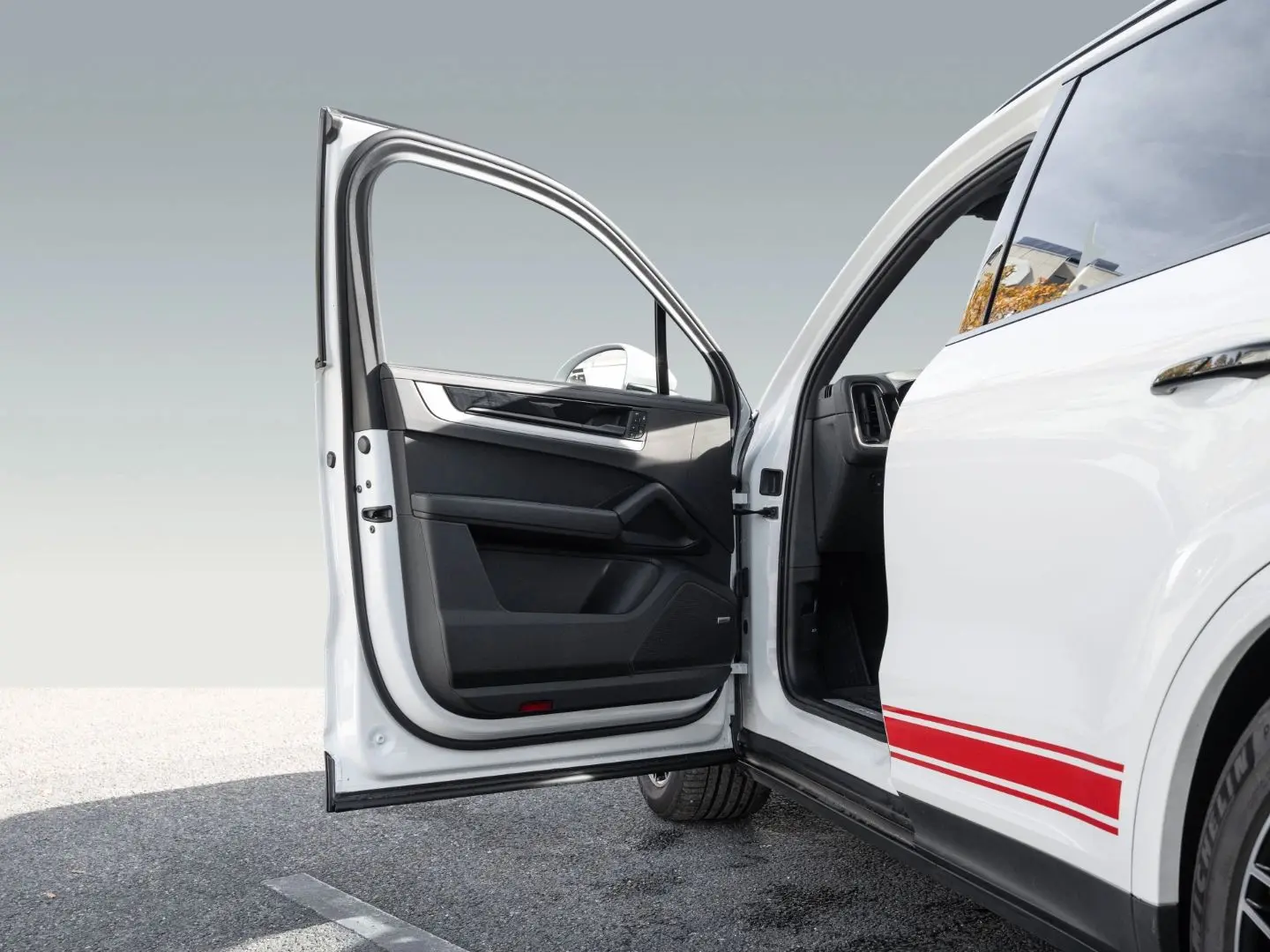 Cayenne E-Hybrid Matrix Massage SoftClose PassDisplay InnoDr