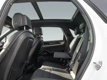 Cayenne E-Hybrid Matrix Massage SoftClose PassDisplay InnoDr