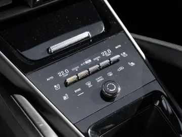 Cayenne E-Hybrid Matrix Massage SoftClose PassDisplay InnoDr