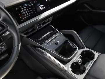 Cayenne E-Hybrid Matrix Massage SoftClose PassDisplay InnoDr