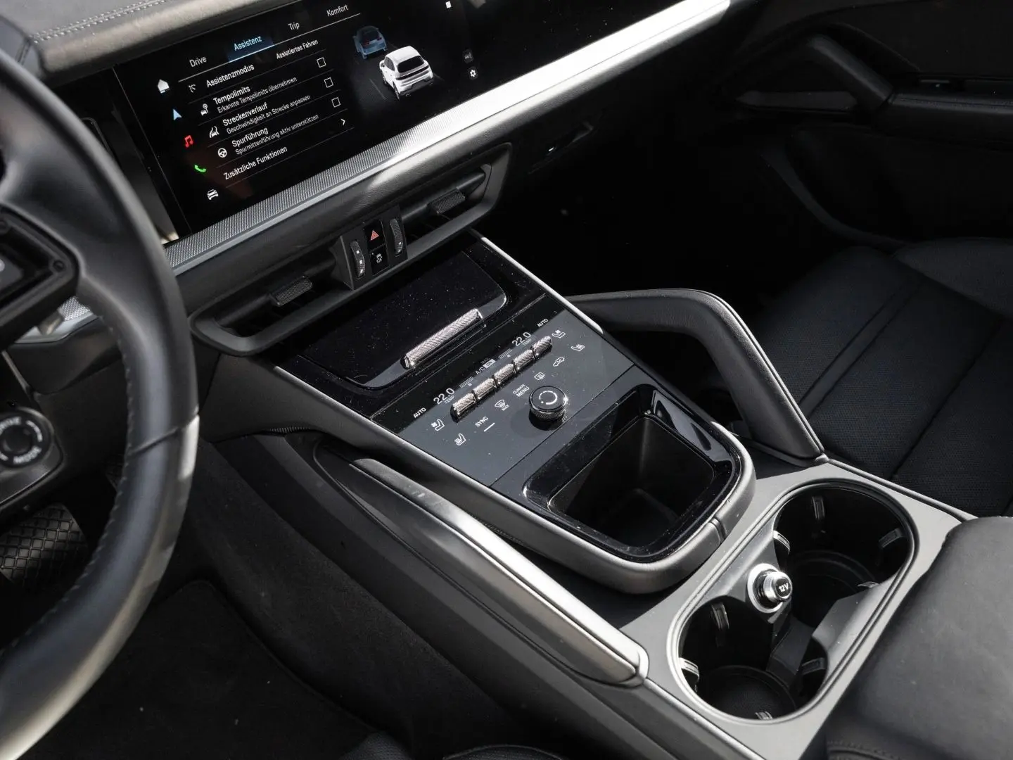 Cayenne E-Hybrid Matrix Massage SoftClose PassDisplay InnoDr