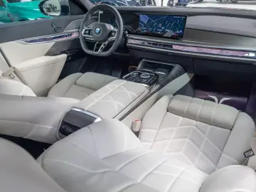 BMW 740d M-Sport&Individual