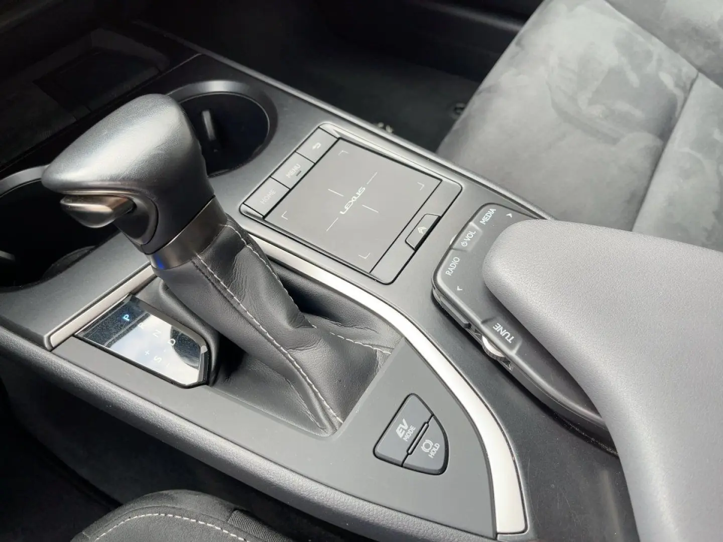 UX 250h Style Edition ACC KAM DAB SHZ LED