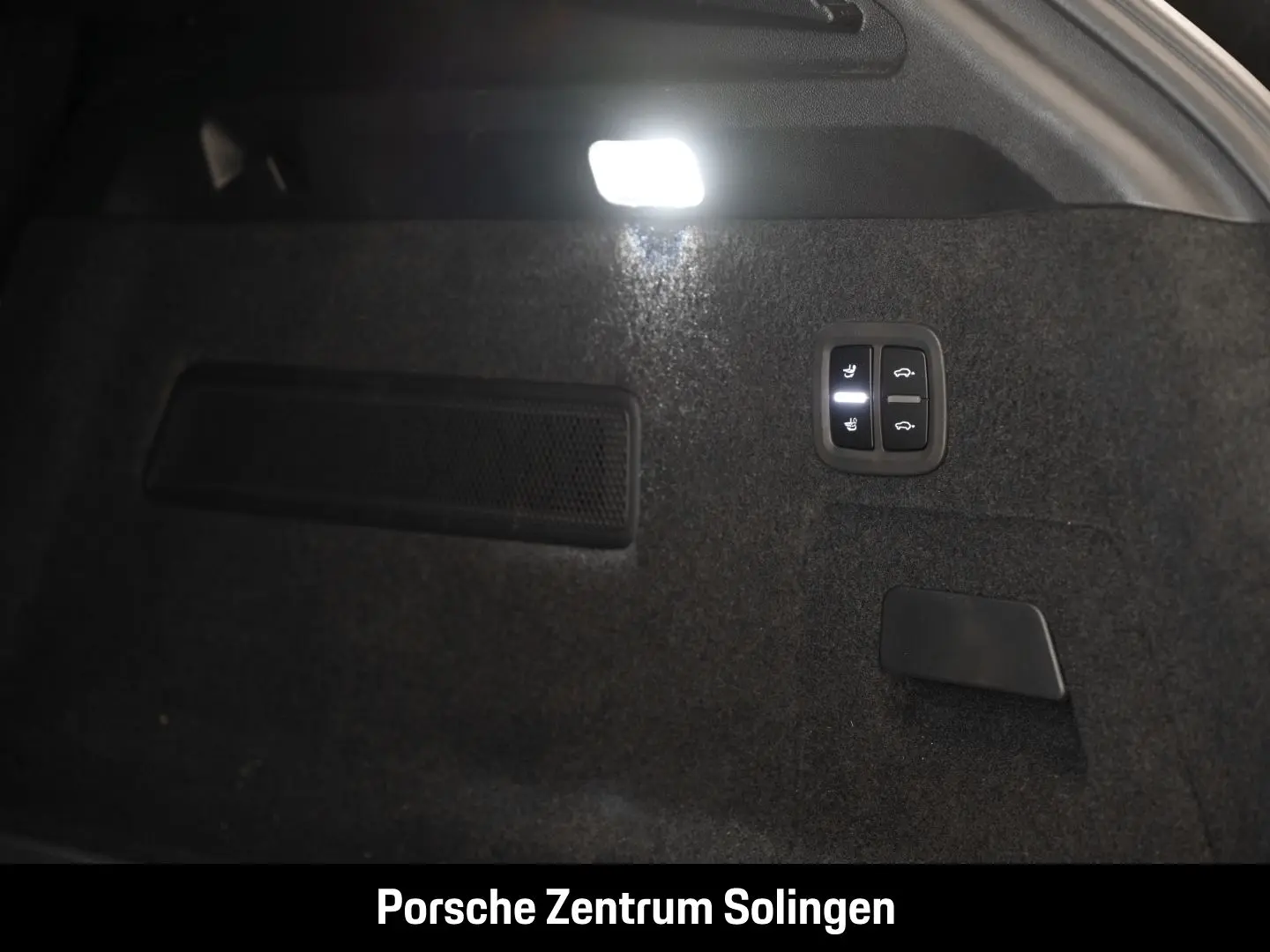 Cayenne E-Hybrid BOSE PASM PANO