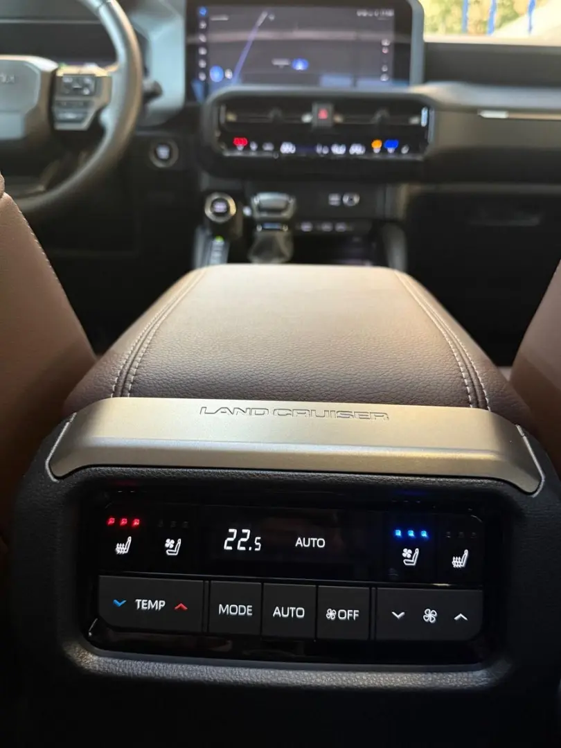 LC 250 - TEC EDITION-7-SEATS-PANORAMA-HEADUP-JBL