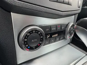 Mercedes-Benz C220 - 2009