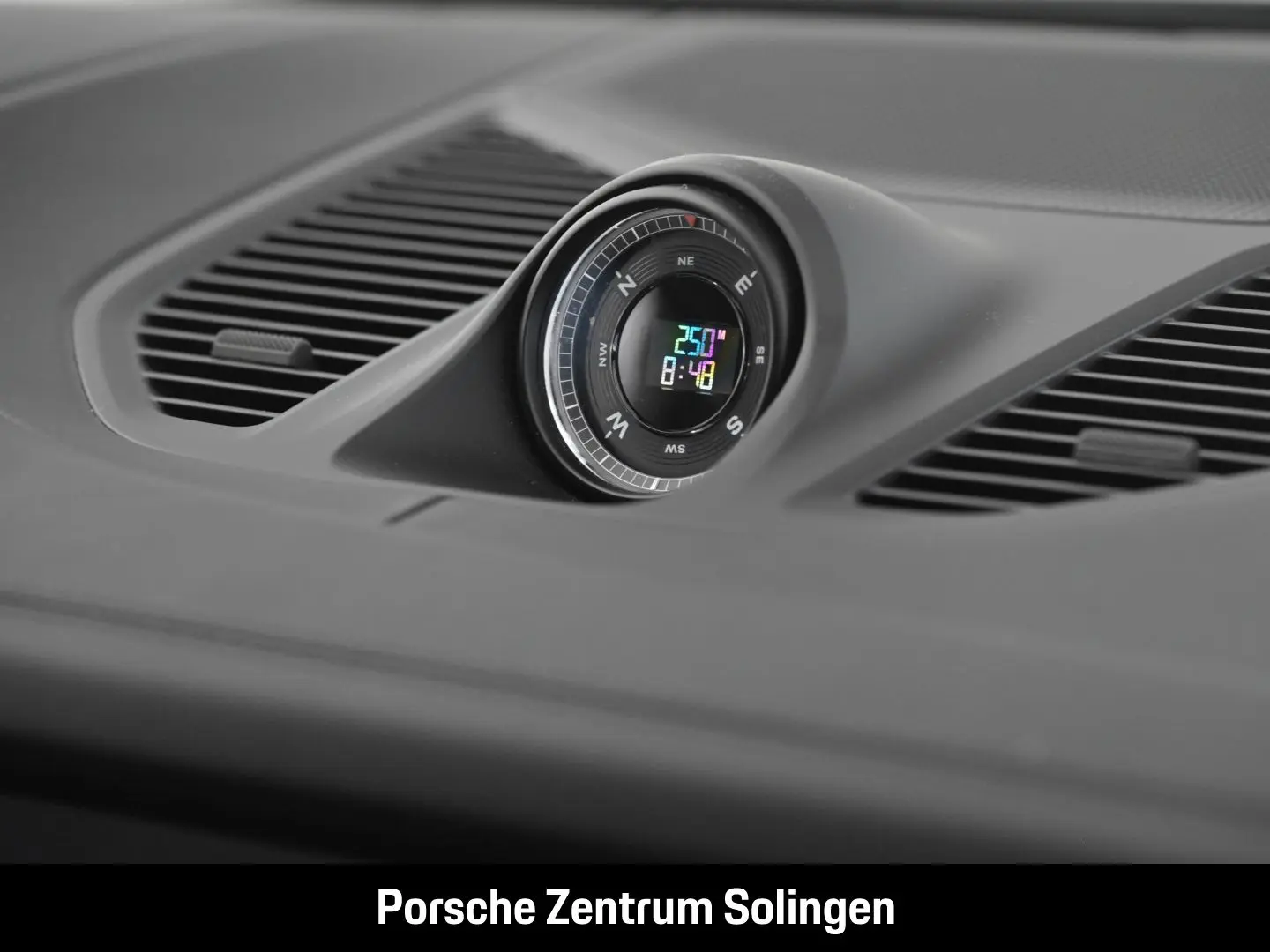 Cayenne E-Hybrid HD Surround BOSE