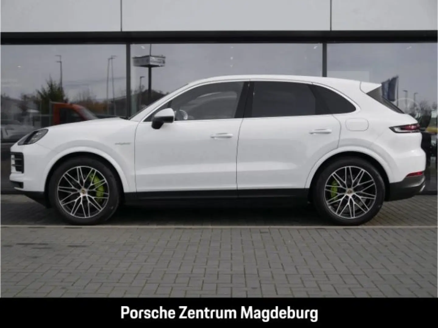 Cayenne E-Hybrid SoftClo Massage Ventilat PassDispl Matrix