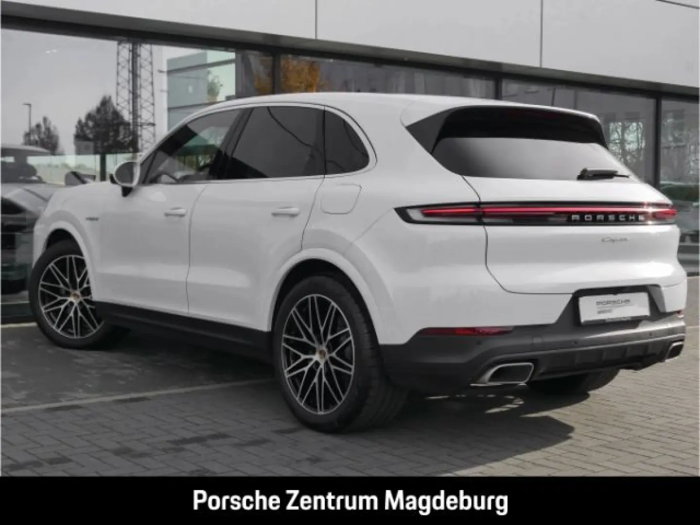 Cayenne E-Hybrid SoftClo Massage Ventilat PassDispl Matrix