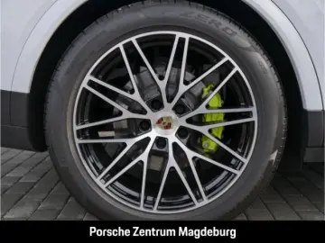 Cayenne E-Hybrid SoftClo Massage Ventilat PassDispl Matrix