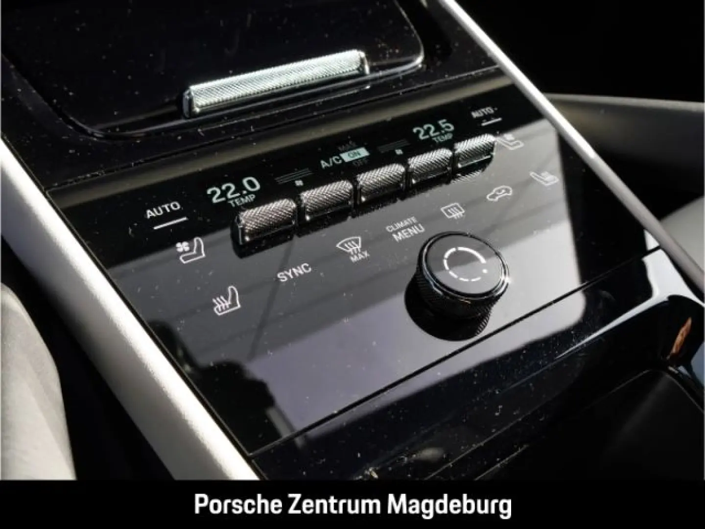 Cayenne E-Hybrid SoftClo Massage Ventilat PassDispl Matrix