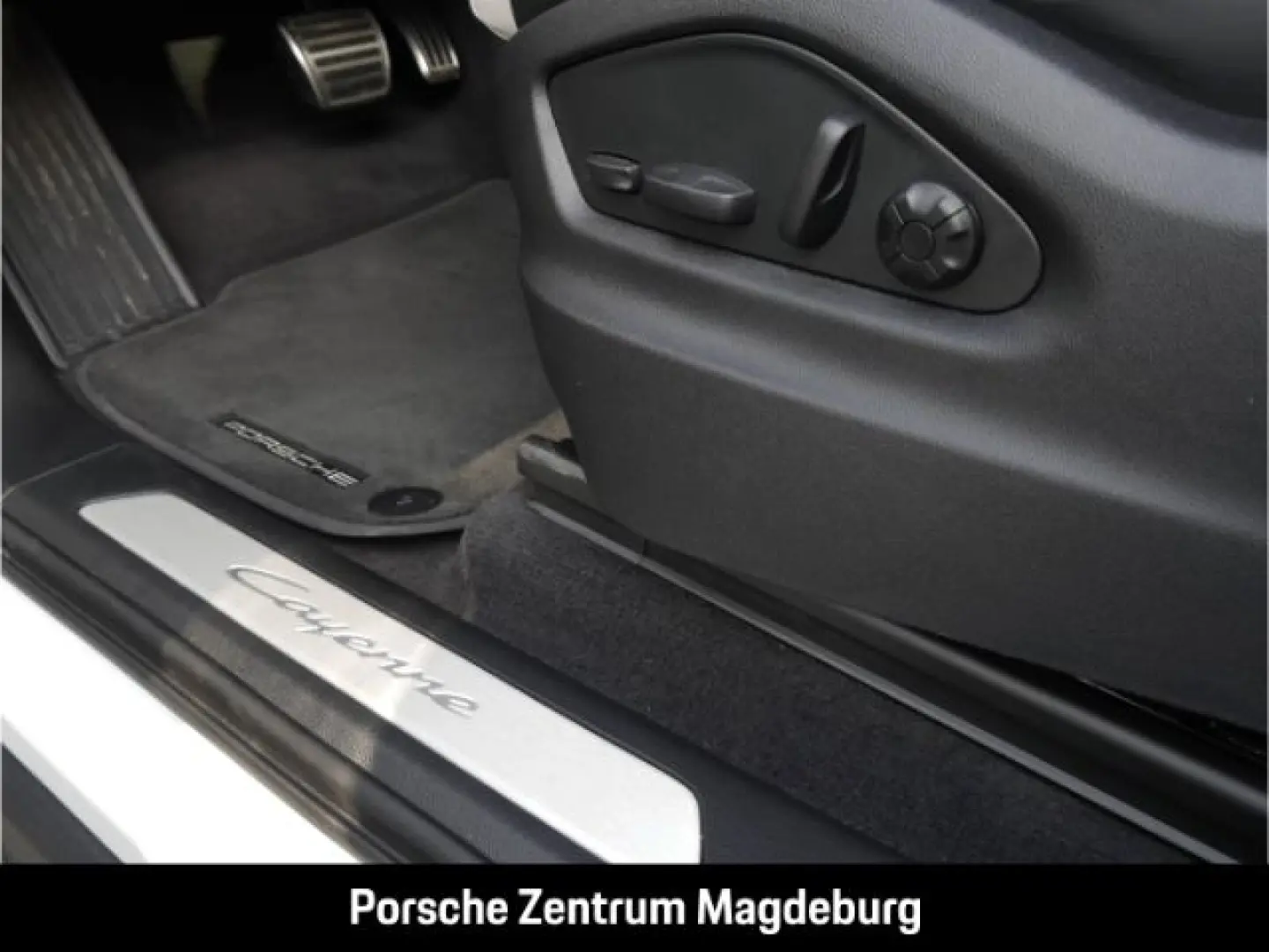 Cayenne E-Hybrid SoftClo Massage Ventilat PassDispl Matrix