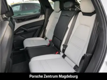 Cayenne E-Hybrid SoftClo Massage Ventilat PassDispl Matrix