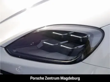 Cayenne E-Hybrid SoftClo Massage Ventilat PassDispl Matrix