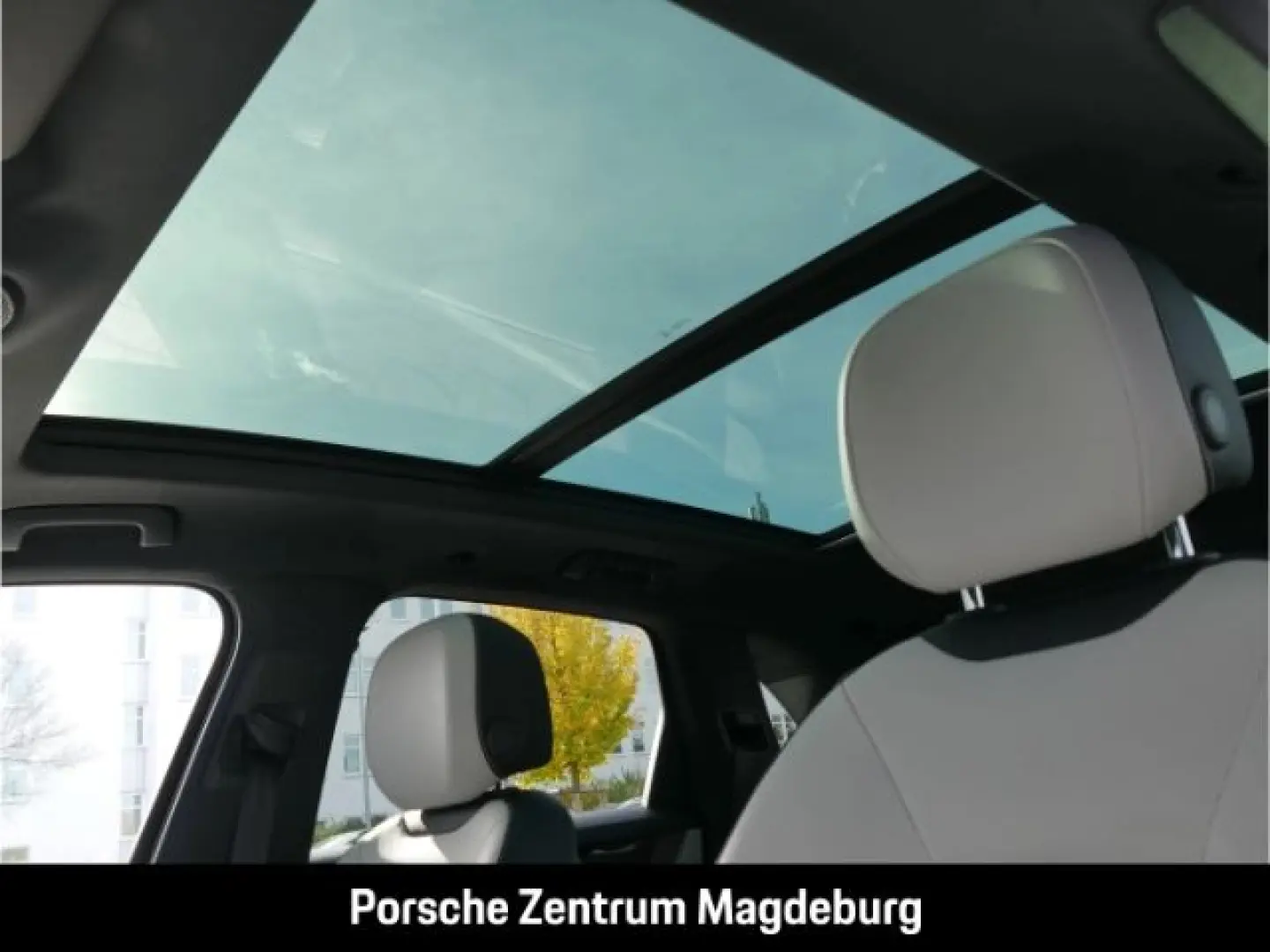 Cayenne E-Hybrid SoftClo Massage Ventilat PassDispl Matrix