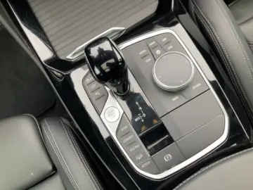 X4 M40 i M-Sport StandHZG AHK Panodach Navi Lede