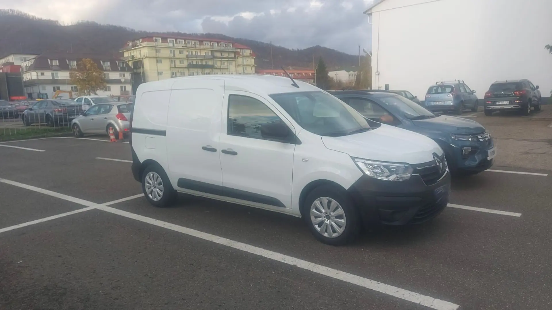RENAULT EXPRESS CONFORT BLUE DCI 75