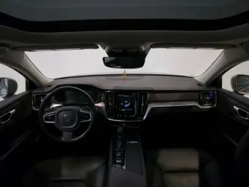 VOLVO S60 2.0 T6 306CP Momentum AT8 AWD