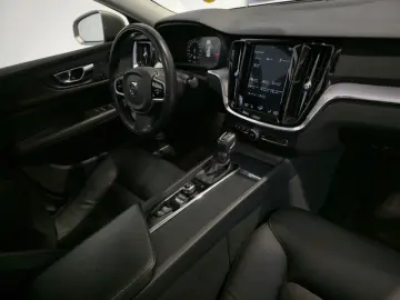 VOLVO S60 2.0 T6 306CP Momentum AT8 AWD