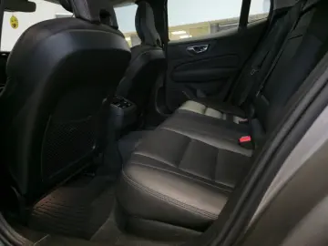 VOLVO S60 2.0 T6 306CP Momentum AT8 AWD