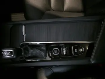 VOLVO S60 2.0 T6 306CP Momentum AT8 AWD