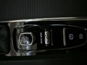 VOLVO S60 2.0 T6 306CP Momentum AT8 AWD