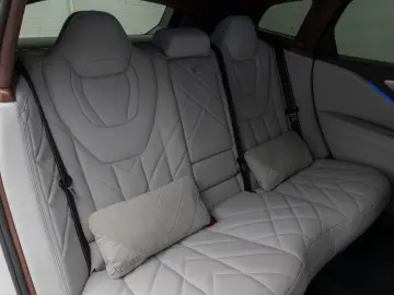 XM Individual M Sitze DAB B&W Massage SoftClose