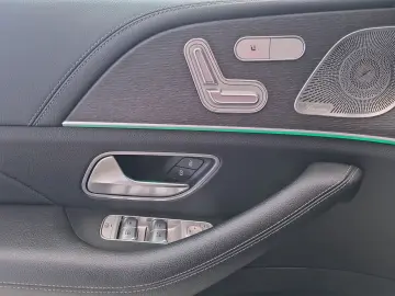 GLE 300 d 4M Coupé Pano Multibeam Burmester 20