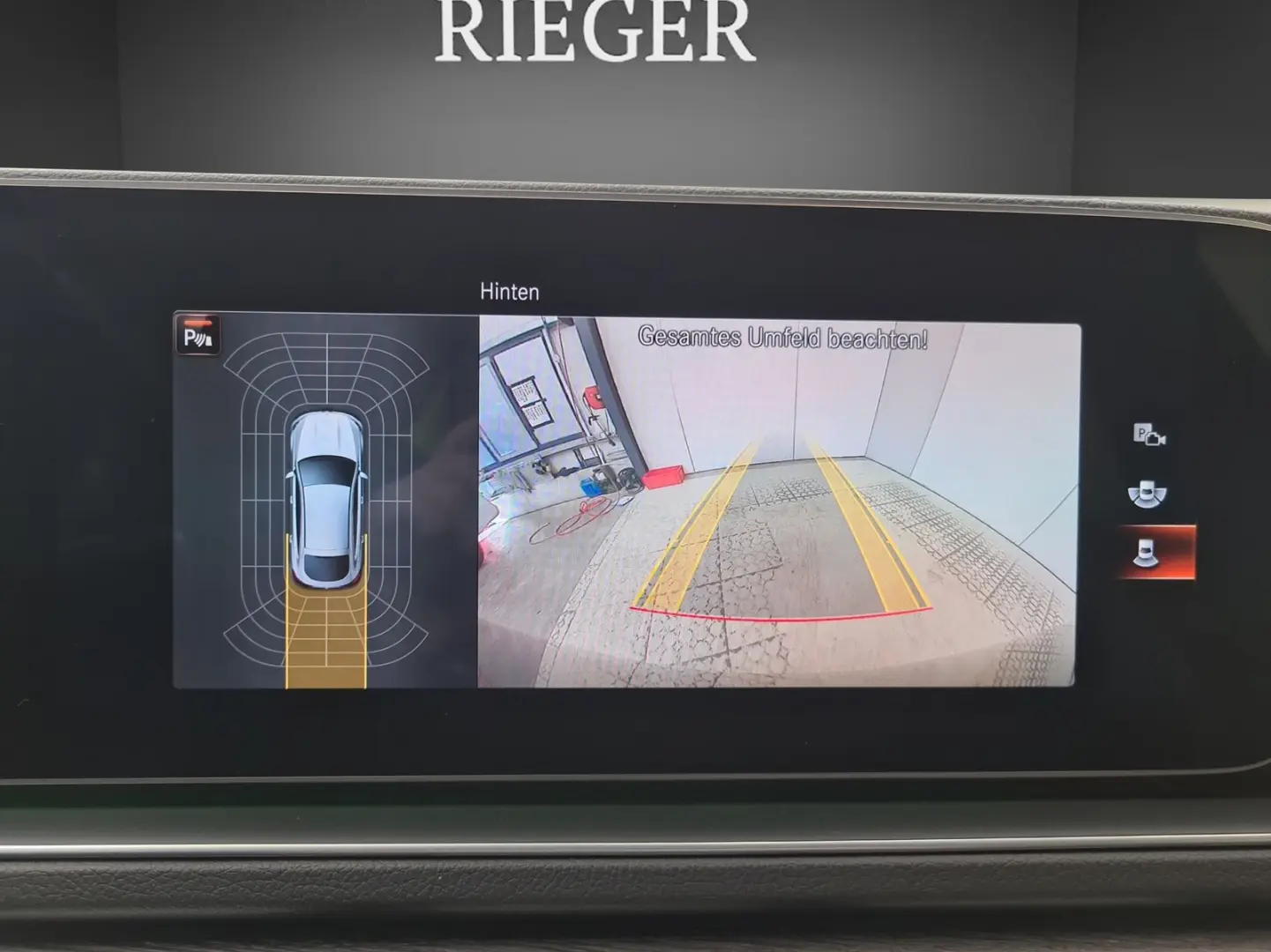 GLE 300 d 4M Coupé Pano Multibeam Burmester 20