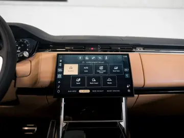 Range Rover P460e SE 24MY