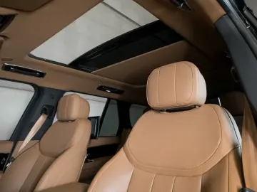 Range Rover P460e SE 24MY