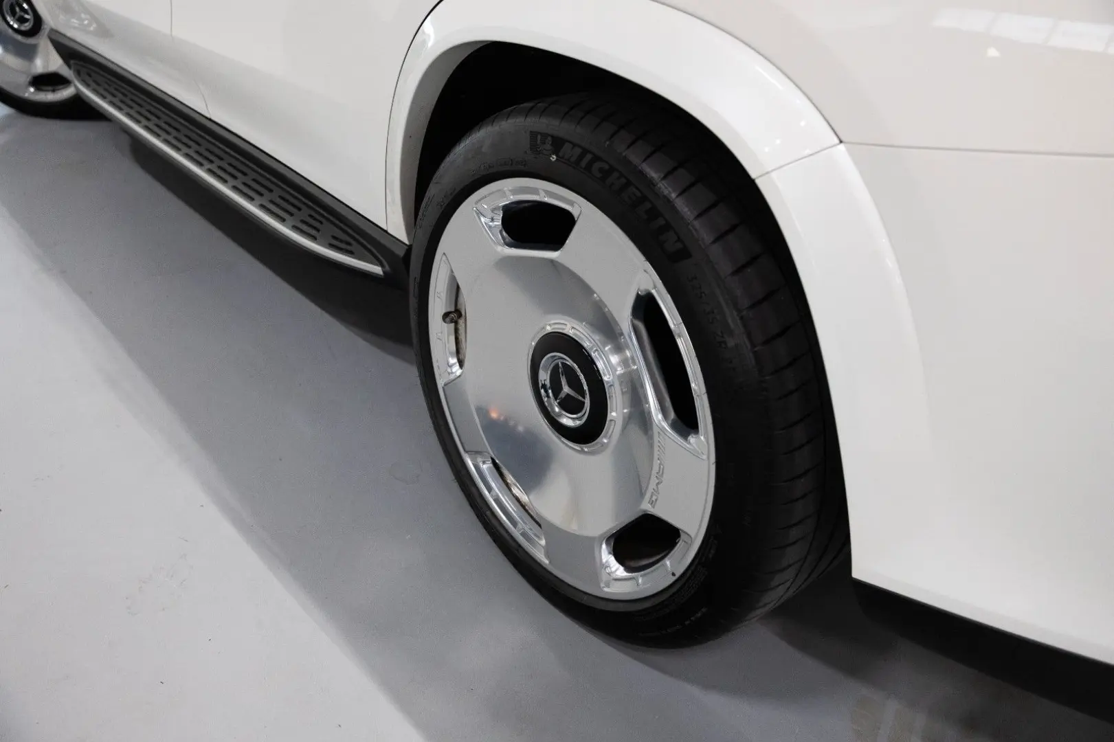 GLS 63 AMG PANO CARBON 23 7SEATS