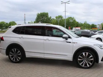 Tiguan2.0TDI R-LINE4x4 MATRIX PANO 7SITZE NAVI A