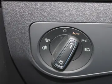 Volkswagen Tiguan 2.0TDI R-LINE4x4 MATRIX PANO 7SITZE NAVI