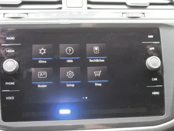 Volkswagen Tiguan 2.0TDI R-LINE4x4 MATRIX PANO 7SITZE NAVI