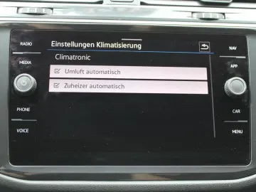 Volkswagen Tiguan 2.0TDI R-LINE4x4 MATRIX PANO 7SITZE NAVI