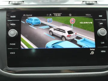 Volkswagen Tiguan 2.0TDI R-LINE4x4 MATRIX PANO 7SITZE NAVI