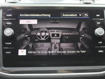 Volkswagen Tiguan 2.0TDI R-LINE4x4 MATRIX PANO 7SITZE NAVI