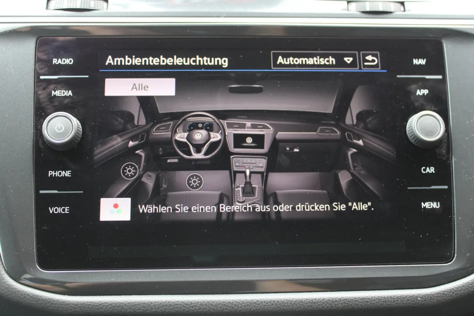 Volkswagen Tiguan 2.0TDI R-LINE4x4 MATRIX PANO 7SITZE NAVI