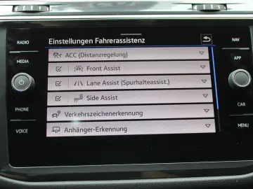 Volkswagen Tiguan 2.0TDI R-LINE4x4 MATRIX PANO 7SITZE NAVI