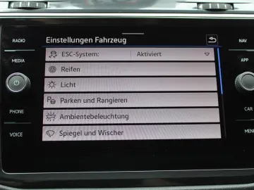 Volkswagen Tiguan 2.0TDI R-LINE4x4 MATRIX PANO 7SITZE NAVI