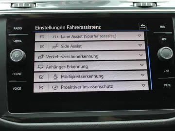 Volkswagen Tiguan 2.0TDI R-LINE4x4 MATRIX PANO 7SITZE NAVI